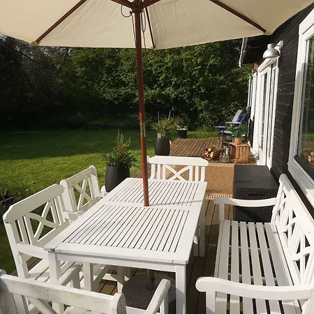 Beautiful On An Undisturbed Plot Рёдбю